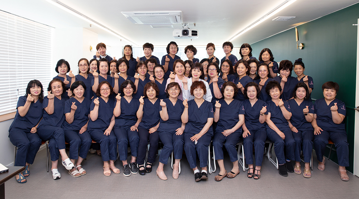 케어앤 전문가 단체 사진